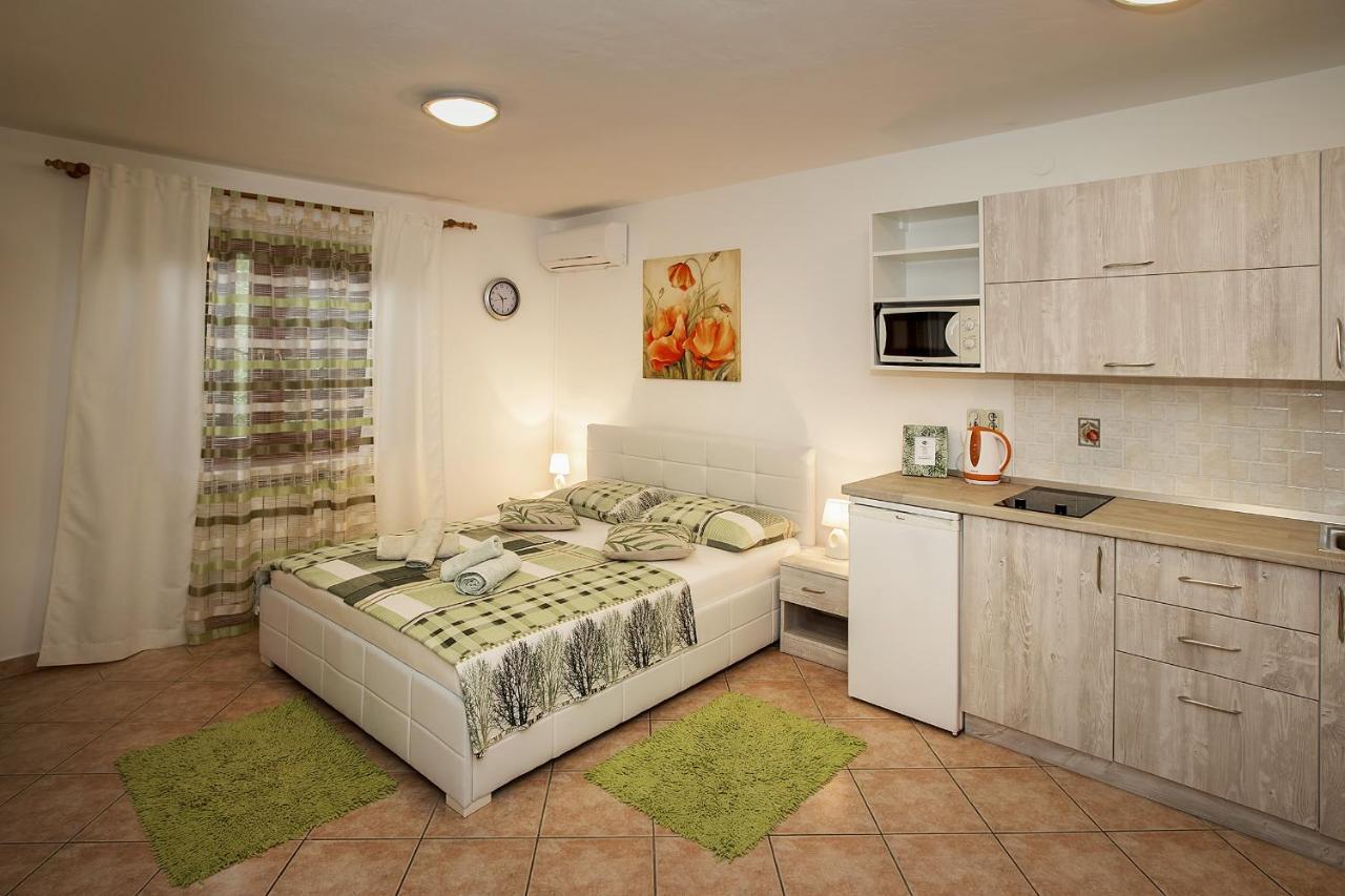 Apartments Juranic I Baška Extérieur photo